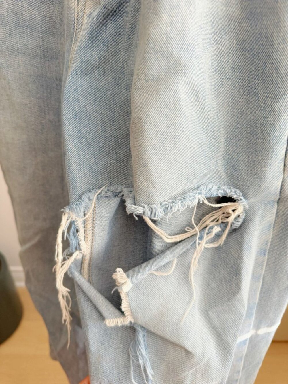 Y2K Light Wash Distressed High Rise Wide Leg Baggy Jeans Size S - Picture 6 of 7